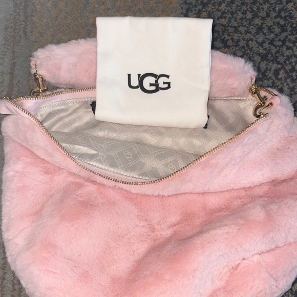 UGG Duffy faux fur tote in tide Pink/NWOT - Picture 5 of 6